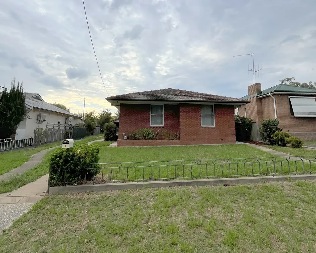 NEWLY RENOVATED FAMILY HOME