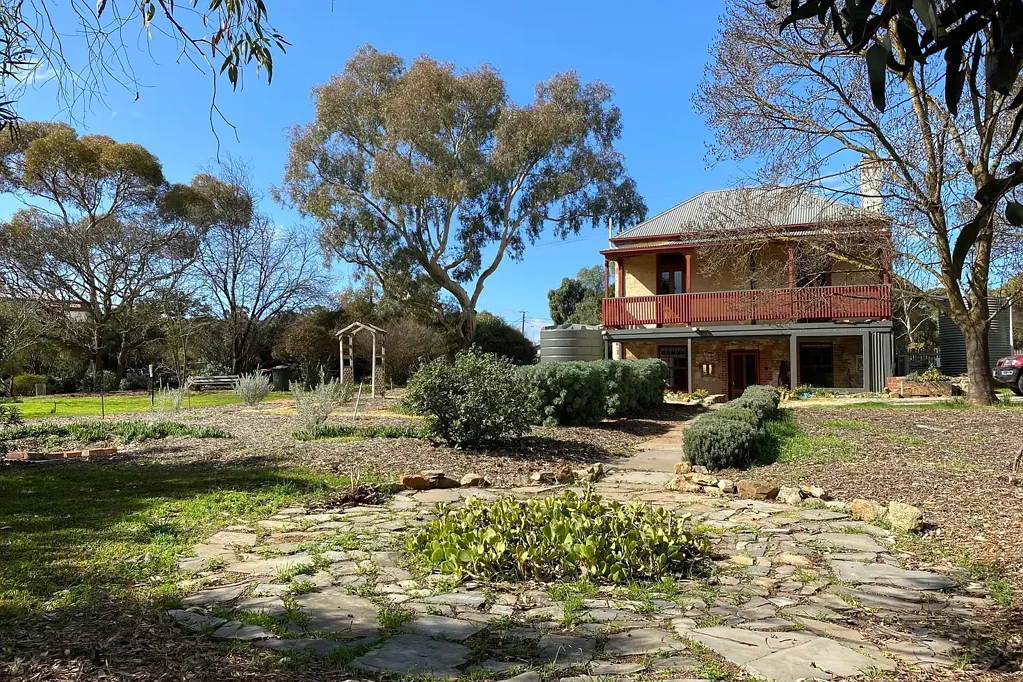 Burra 2 Bedroom Step back in time - C1876 Double storey cottage plus renovated stone outbuildings