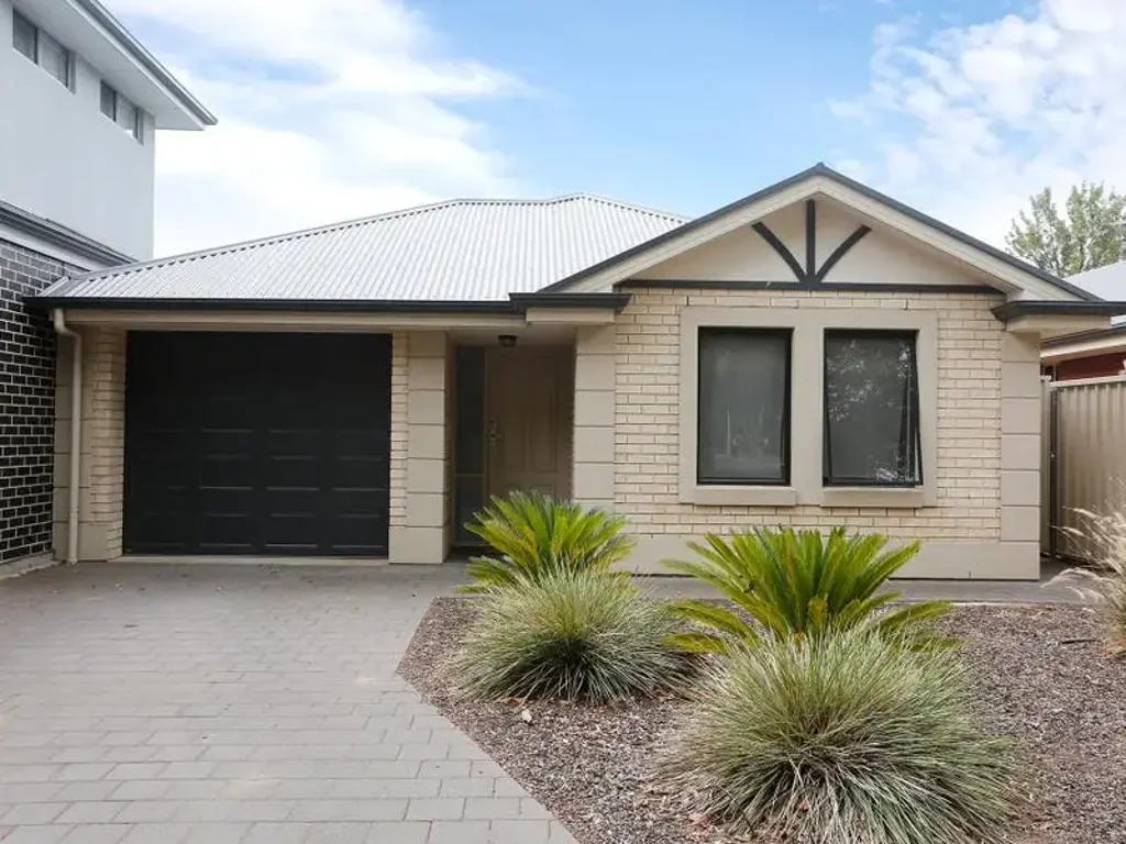 Modern, Well-Maintained Family Home In A Prime Location!