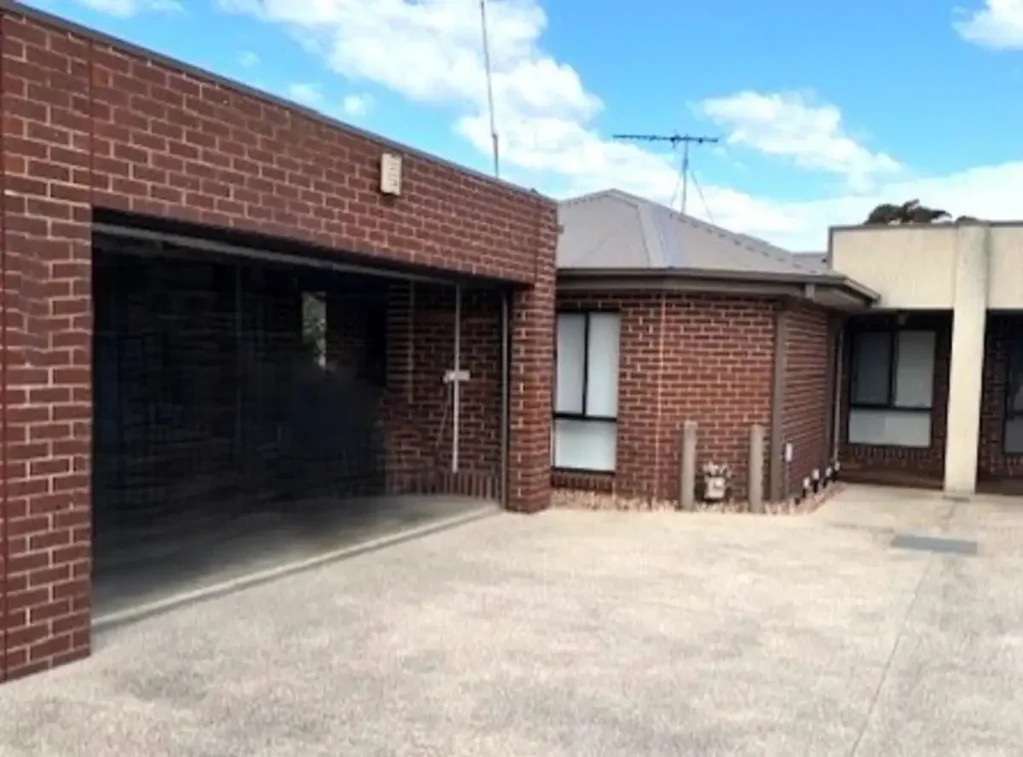 3 bedroom unit in great location