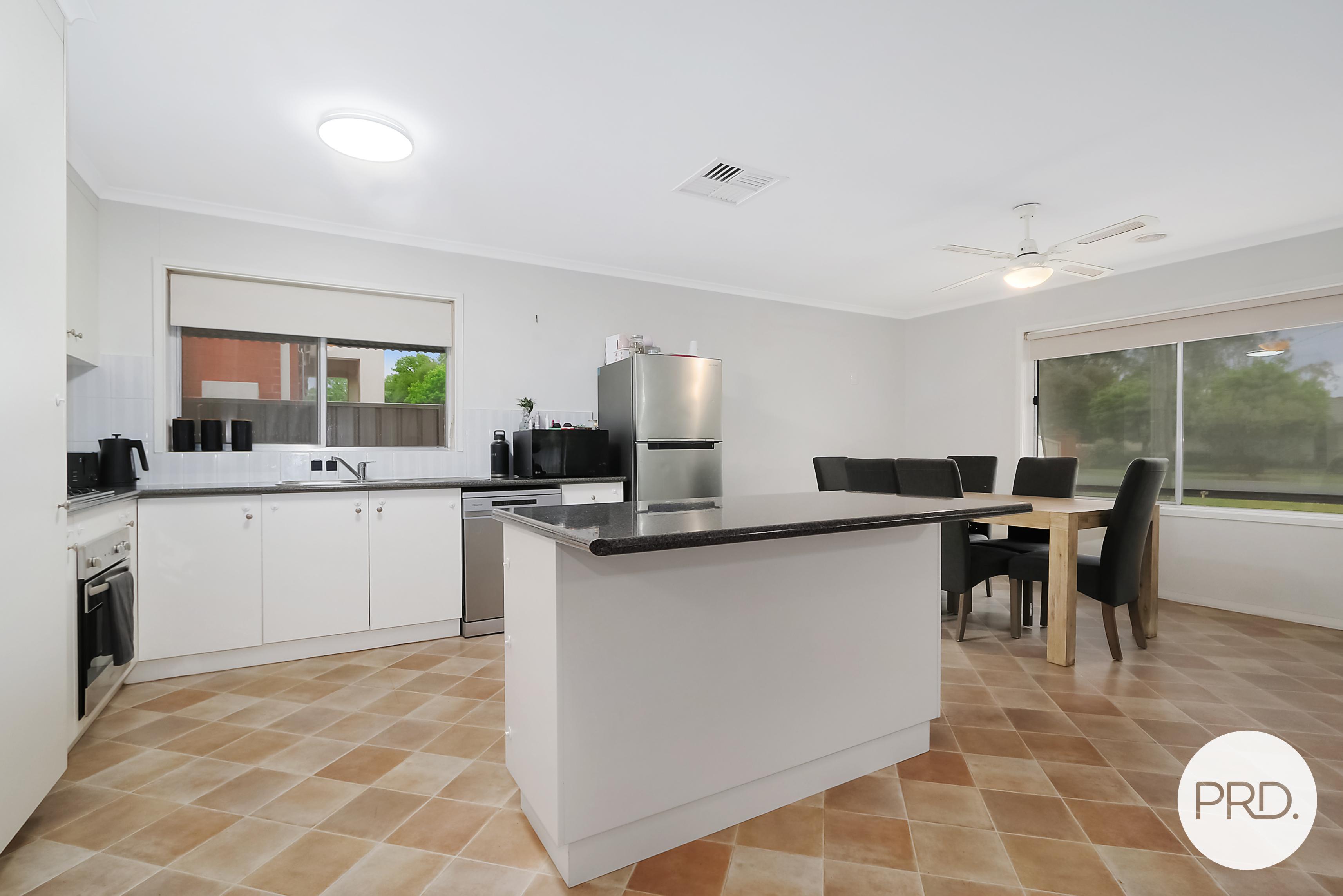 14 RUSSELL ST, HOWLONG NSW 2643, 0房, 0浴, House