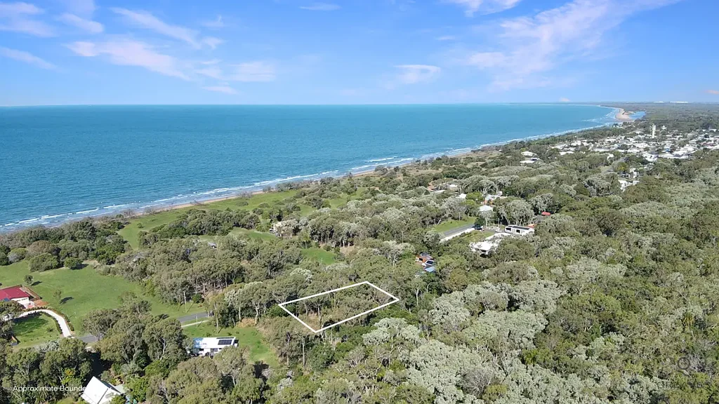 Moore Park Beach 1,702sqm of Coastal Freedom!