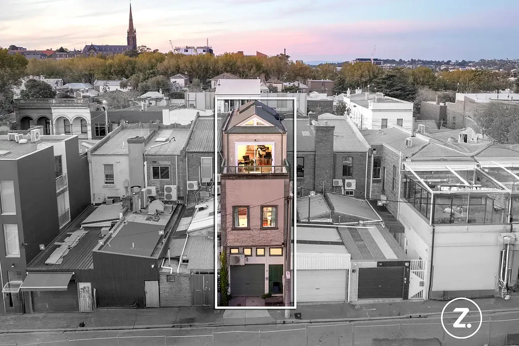 Richmond 3ห้องนอน Sophisticated City-Edge Townhouse with Panoramic Views & Premier Lifestyle Appeal