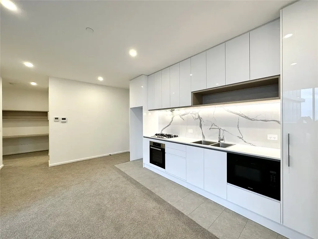 UNFURNISHED CHIC ONE BEDROOM APARTMENT LOCATED IN HEART OF SOUTHBANK