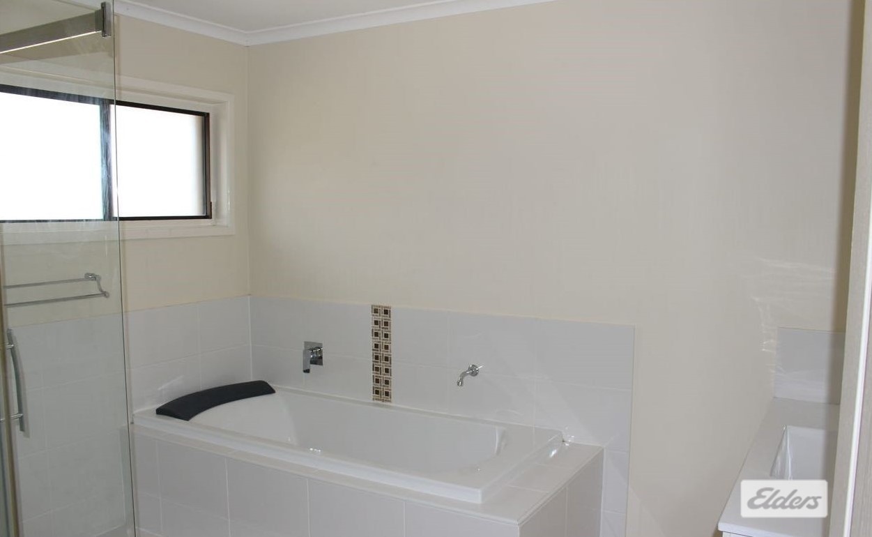 5 CLIVIA CR, DAISY HILL QLD 4127, 0 chambres, 0 salles de bain, House