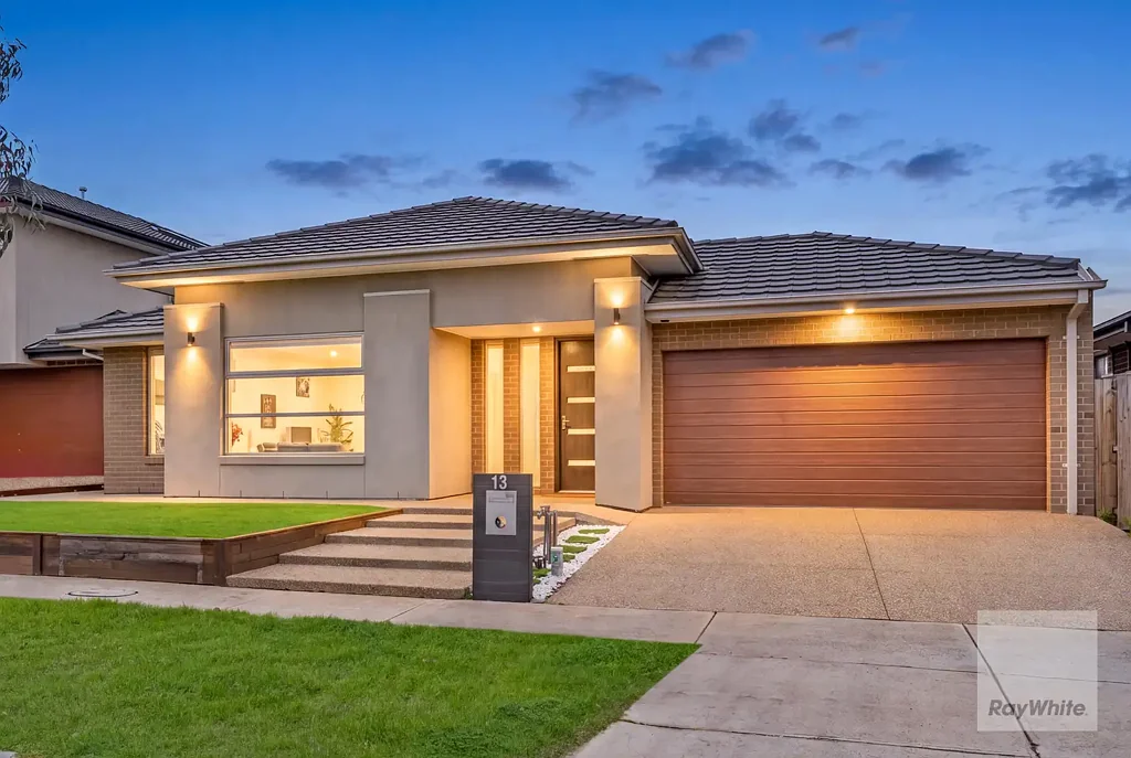 Aintree 4 Slaapkamer Proudly Presented by Ray White West Realty!