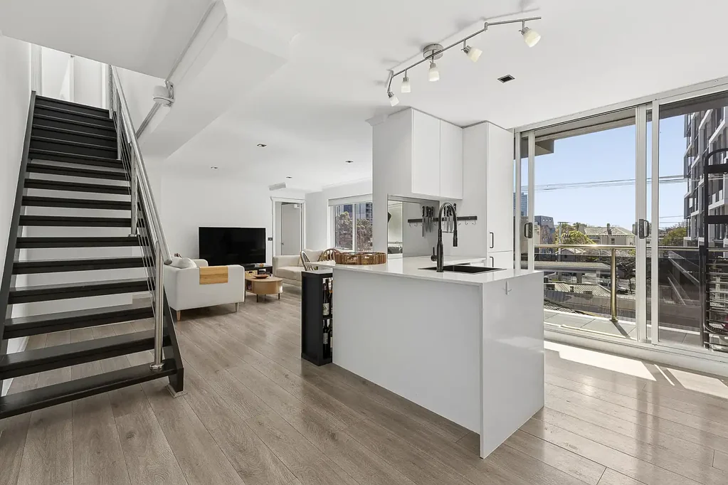 St Kilda 3房 卓越空间、时尚格调与生活魅力 Exceptional Space, Style and Lifestyle Appeal