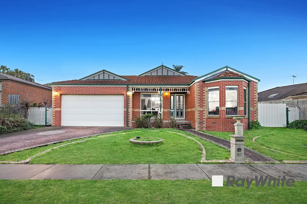 Narre Warren 4 Bedroom EXCEPTIONAL FAMILY LIVING IN A PRIME NARRE WARREN LOCATION!