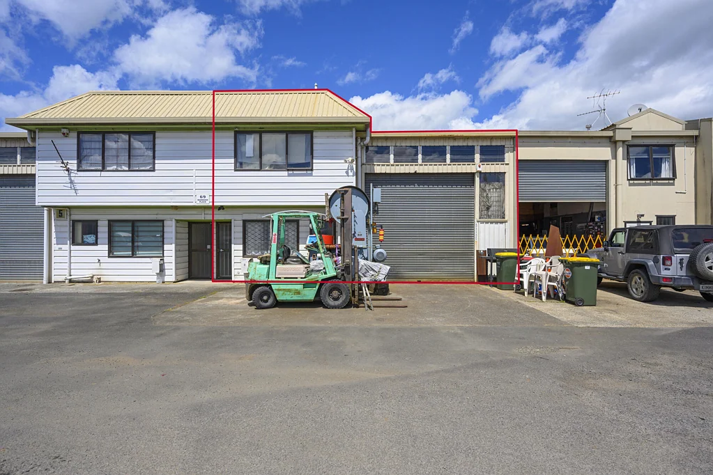 Papakura Vacant possession with upside