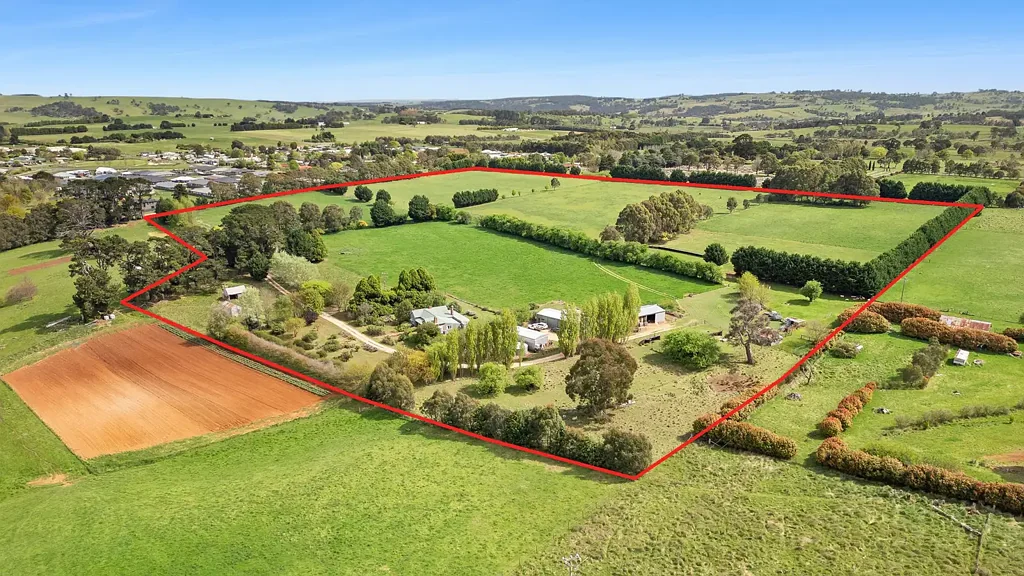 Crookwell 4 Bedroom "Hillview"