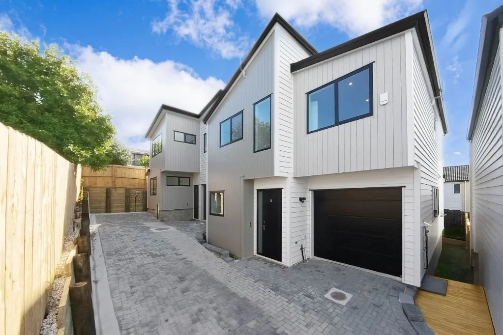 Glenfield 4Kwarto Brand New, Double Westlake, Ready to Move in!