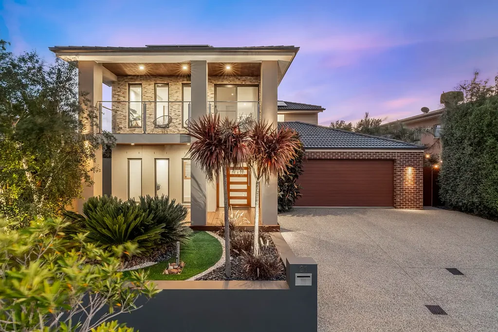 21 Swanbourne Avenue, Highton, VIC 3216