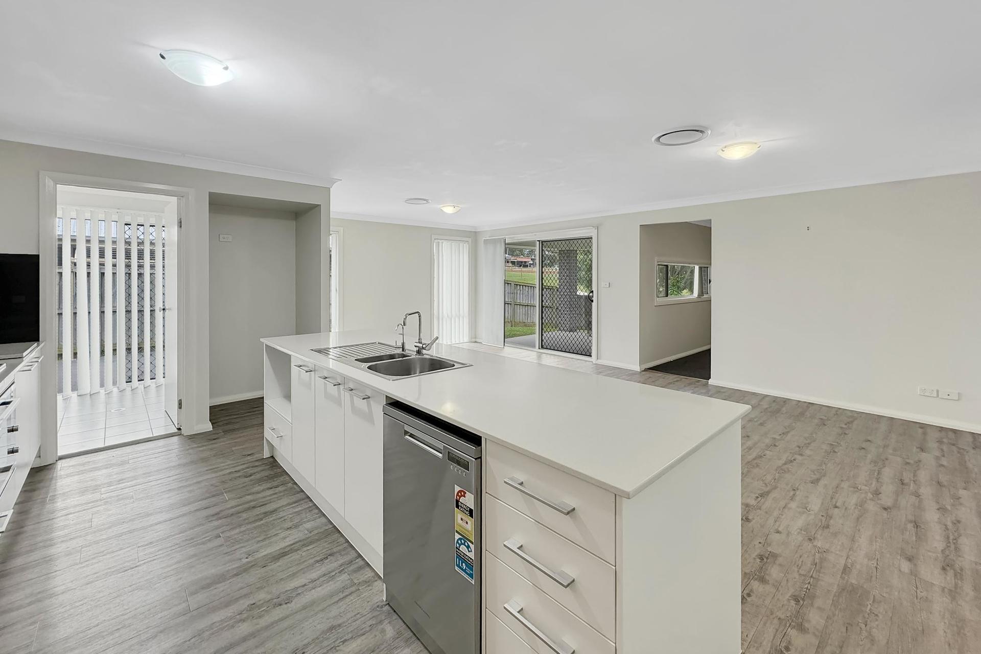 35 DUNNART ST, ABERGLASSLYN NSW 2320, 0房, 0浴, House