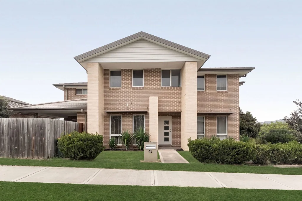 Modern Four-Bedroom Family Home Steps from Shops, Schools & Transport