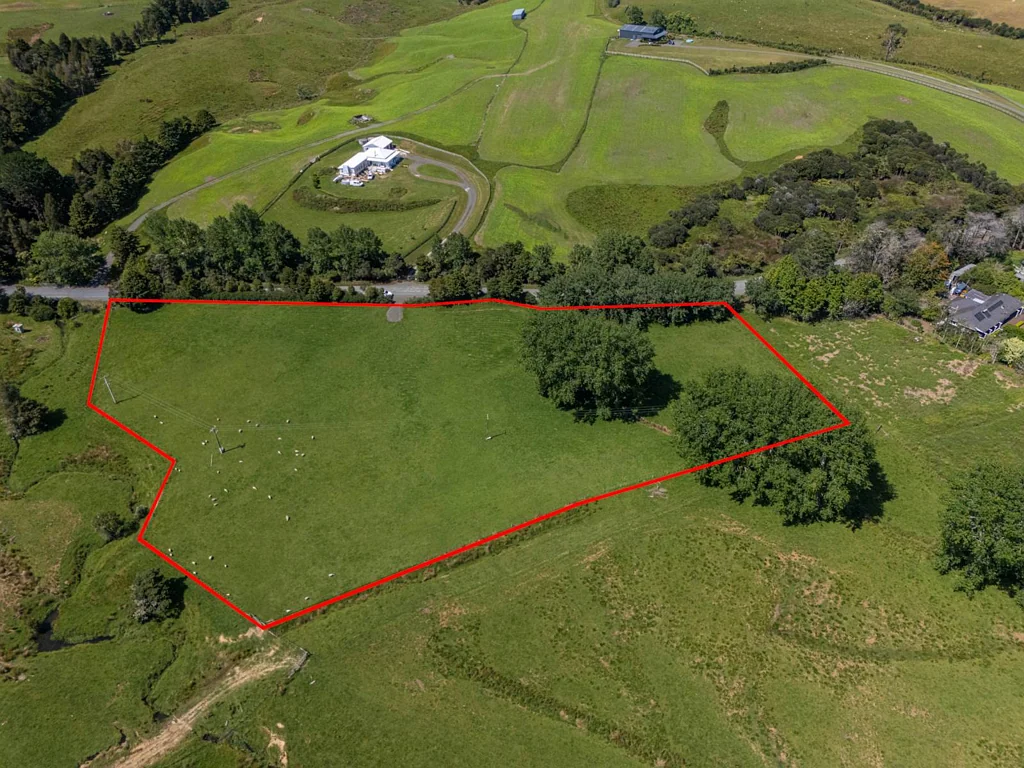 Wainui 1.5460 Hectares Of Lush Pasture...