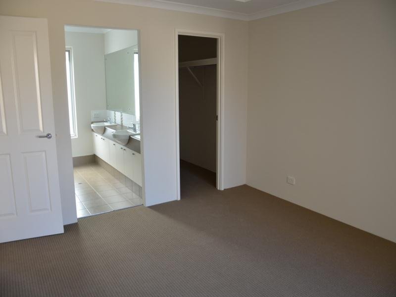 14 DEVONSHIRE TURN, ROCKINGHAM WA 6168, 0房, 0浴, Townhouse