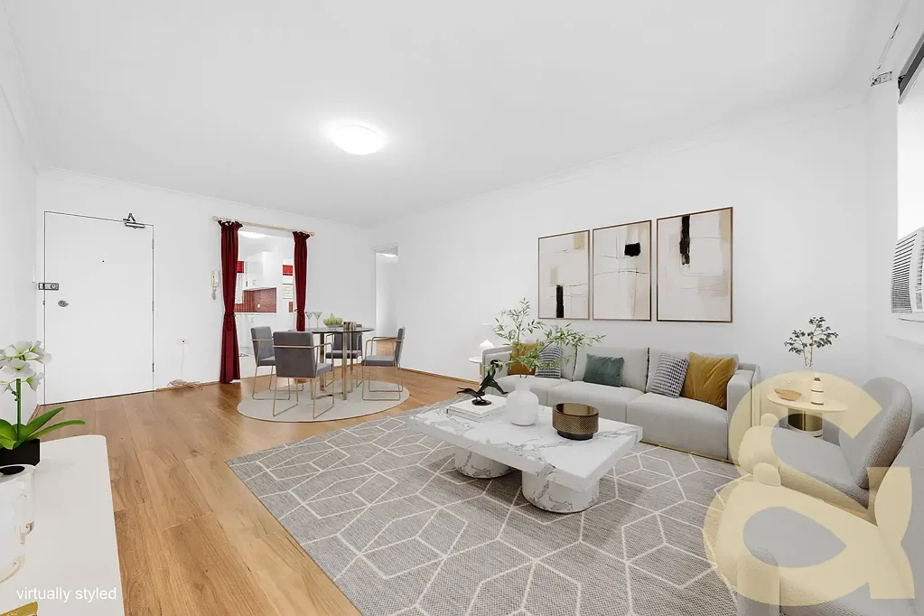 Bright & Stylish Renovated Top-Floor Apartment