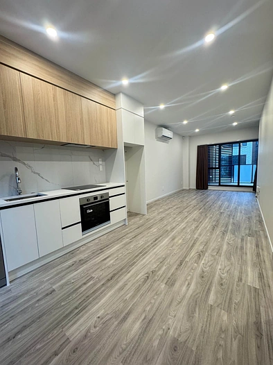 Modern, Low-Maintenance Living in Prime Mt Alb...