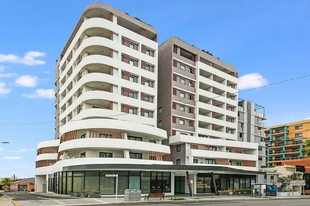 Huge corner North-east facing entertainer with Sydney skyline views