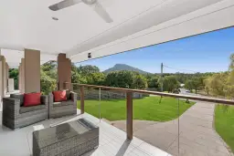 6 Cresthaven Court, Glass House Mountains