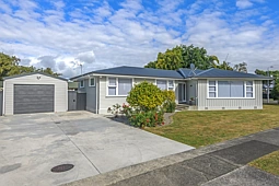 2 Piper Place, Roslyn