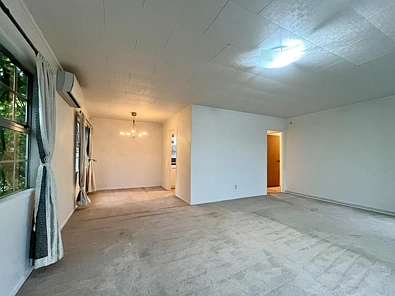 Available NOW!! Cozy 3-Bedroom Home
