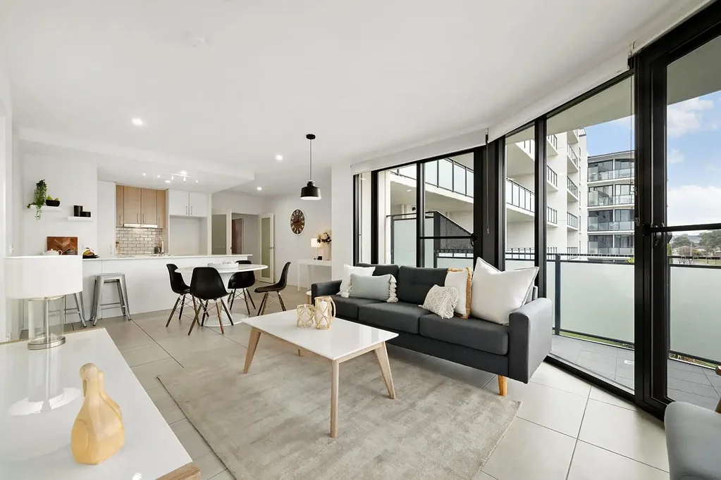 Gungahlin 3房  Sunlit Elegance: North-Facing 3-Bedroom Luxury Apartment