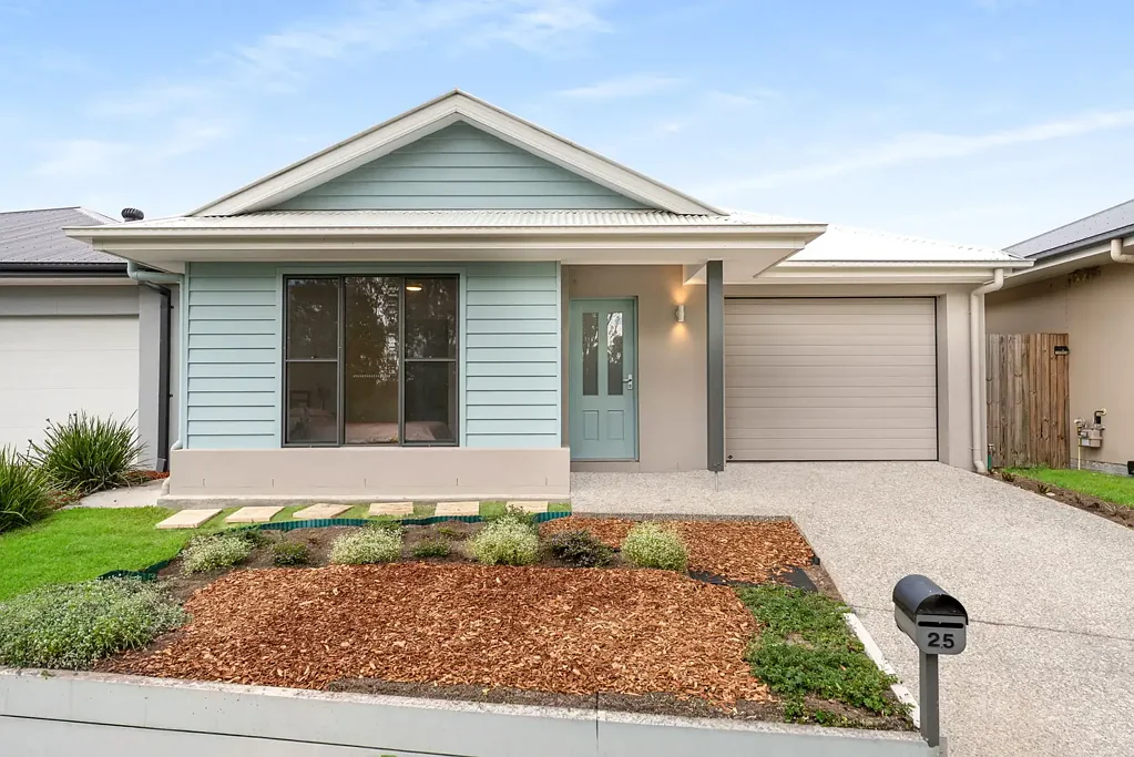 Well maintained family home!