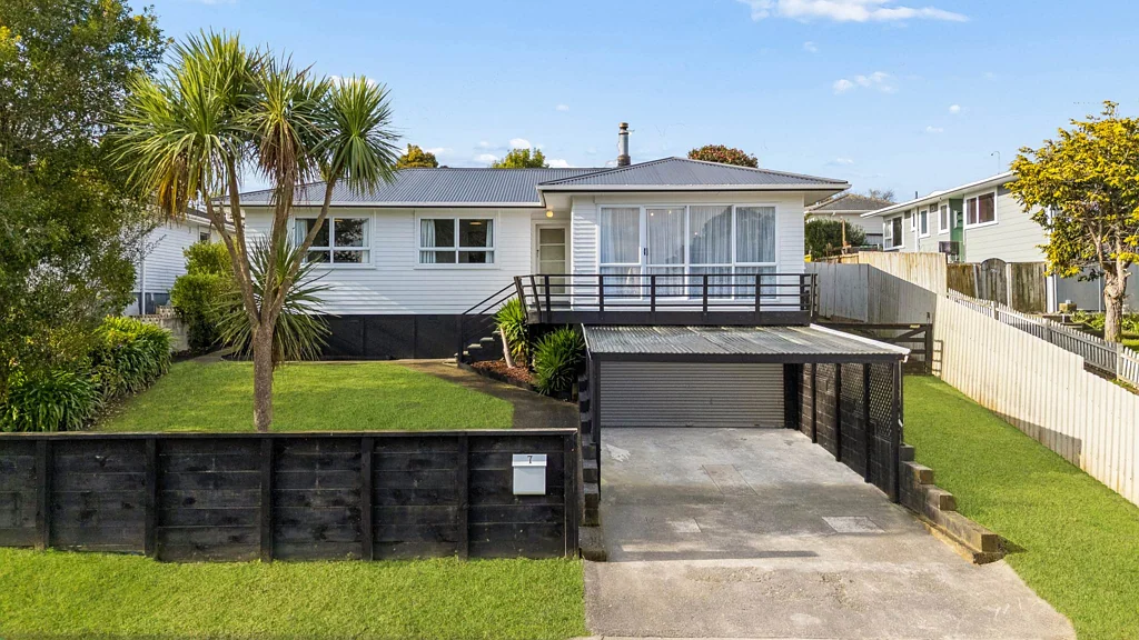 Wattle Downs 3Habitaciones Fantastic Freehold Delight with Enormous Garage!