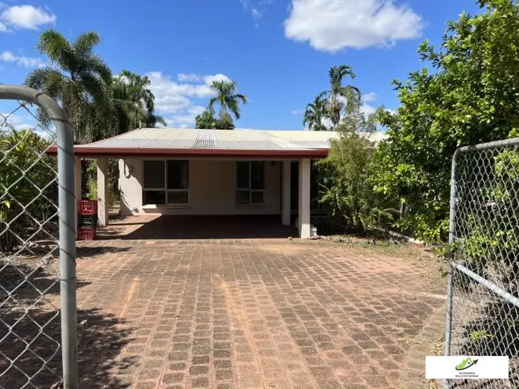 3 Bedroom 2 Bathroom Duplex fully fenced