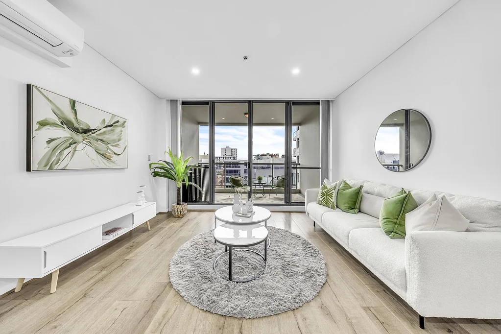 Waterloo 2 Bedroom Modern renovated Split-level 2 Bedroom apartment in heart of Waterloo