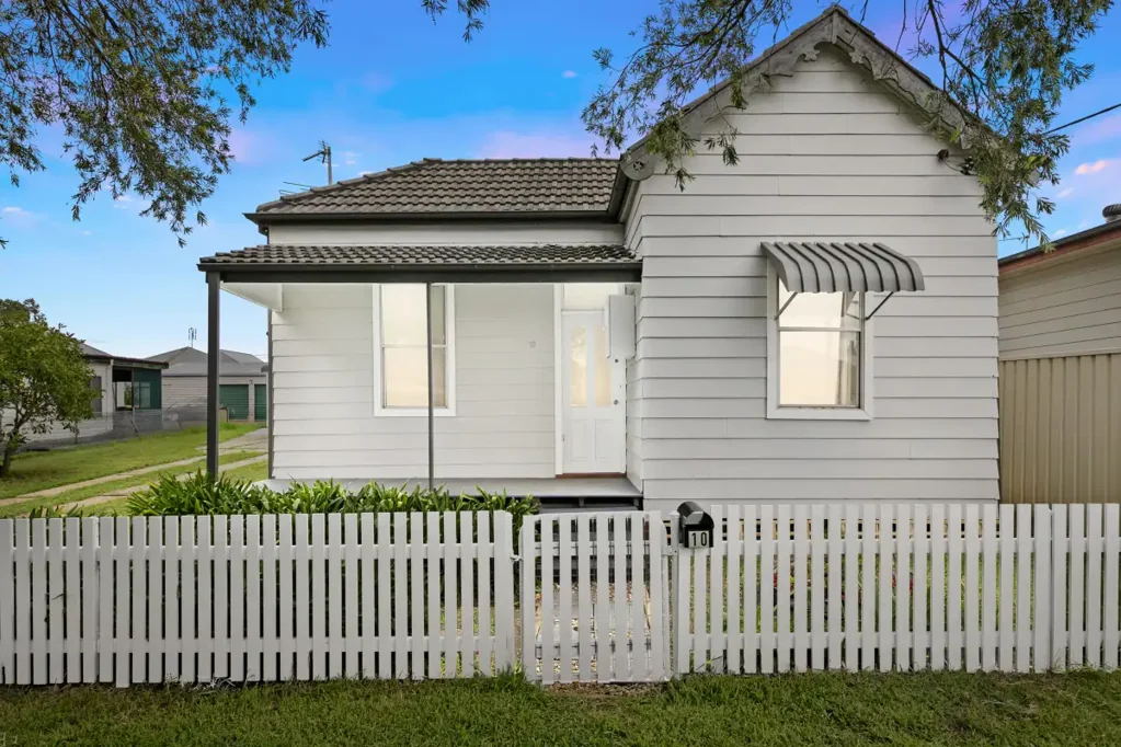 10 Third Street, Weston, NSW 2326