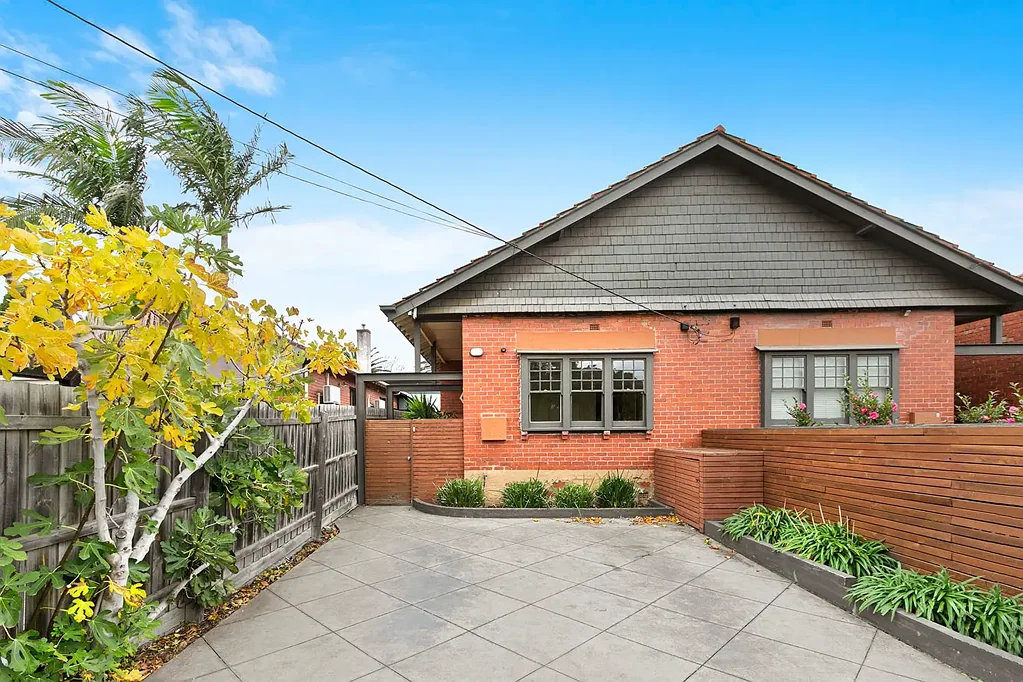 THREE BEDROOM EXTENDED HOME WITH ALL THE AMENITIES AT YOUR DOOR! ** HAVEN AGENTS