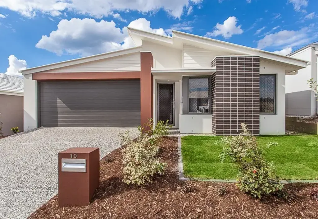 4 BEDROOM HOME IN "NARANGBA HEIGHTS"