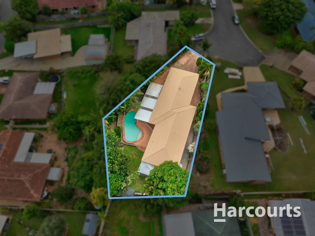 Petrie 4 Slaapkamer Family Entertainer with Pool in Quiet Cul-de-Sac