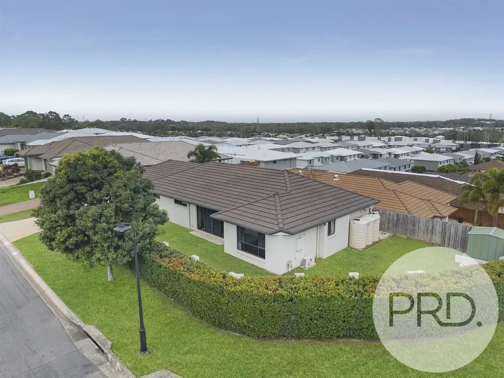 Murrumba Downs 4房 公园绿地俯瞰 504sqm地块 四卧宽敞 全新粉刷 双车库便捷 LOCATION PERFECT, FAMILY PERFECT, MAKE IT YOURS