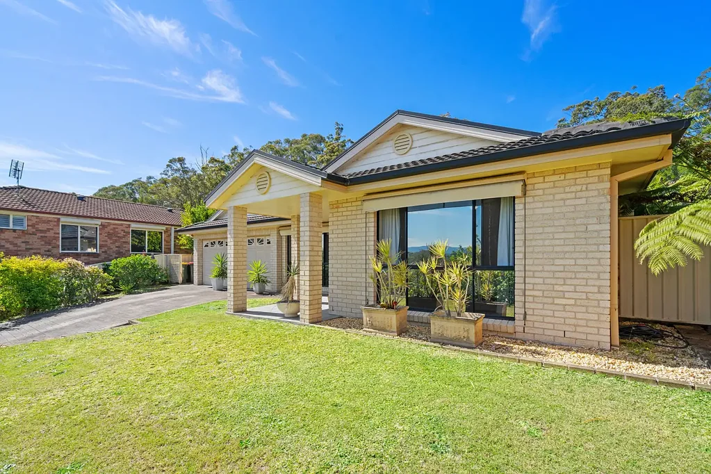 Bonnells Bay 4 Bedroom Opportunity Awaits!