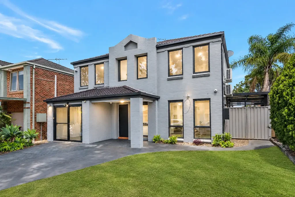 Horningsea Park 4房 位于 Horningsea Park 中心的宽敞家庭生活 Spacious Family Living in the Heart of Horningsea Park