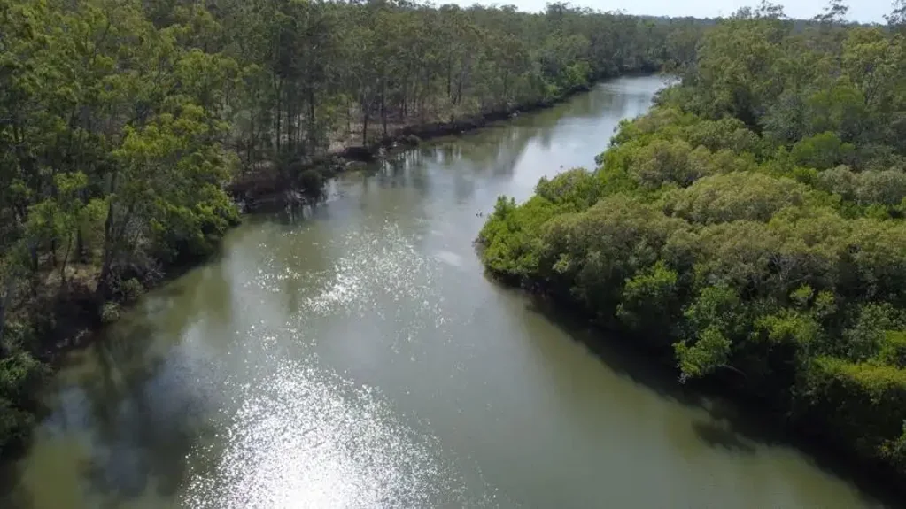 Winfield  CAST A LINE, DROP A CRAB POT, RELAX - IT'S ALL HERE