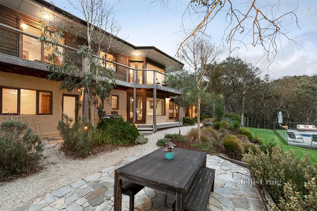 5 Yarra River Court, North Warrandyte, VIC 3113
