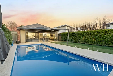 Attadale 3Habitaciones Contemporary Elegance in Serene Riverside Setting
