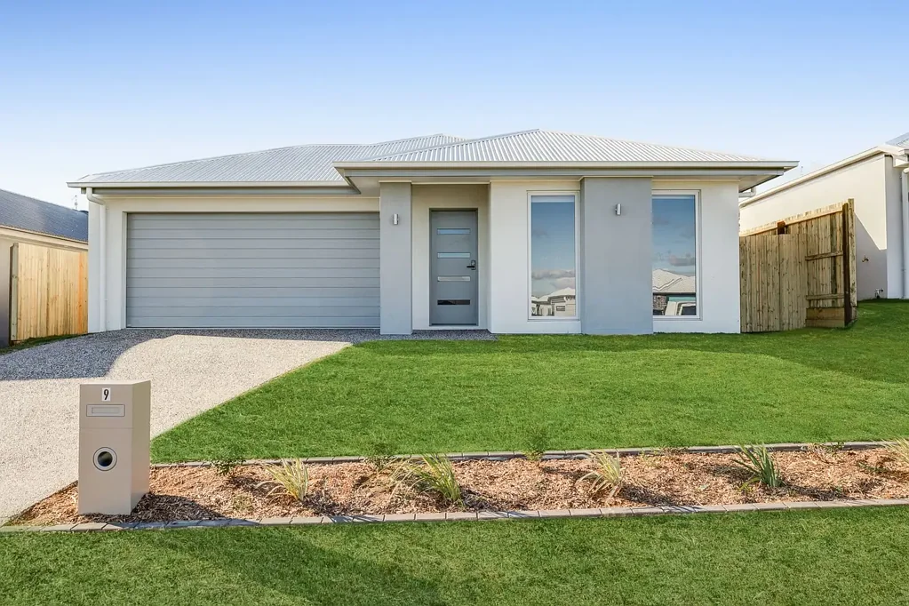 Brand New Executive Style Family Home in a Convenient Glenvale Location!