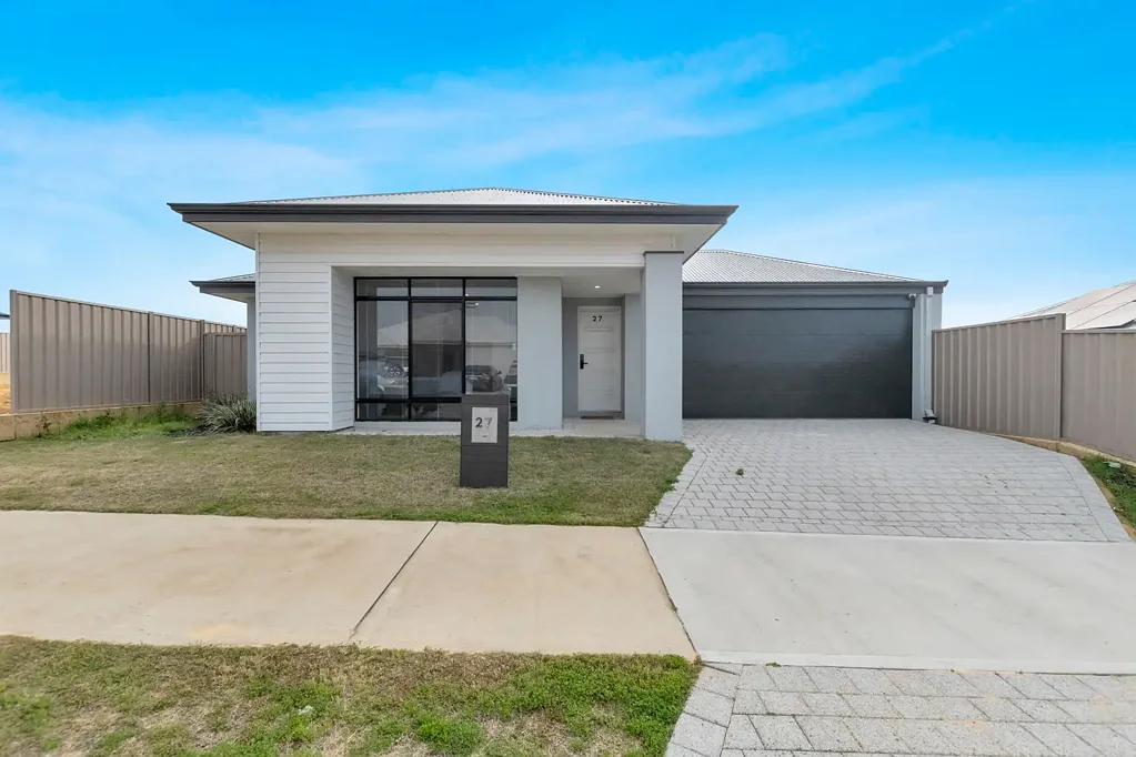 5 bedroom home plus theatre room in Karnup