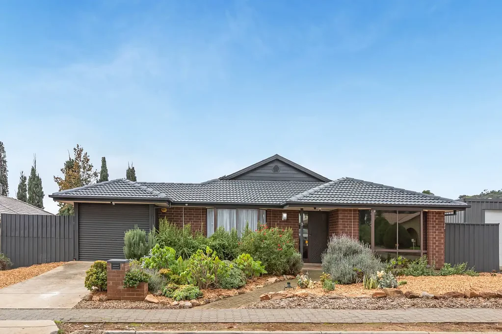 Hillbank 3房  STUNNING, STYLISH 3 BEDROOM FAMILY HOME!!!