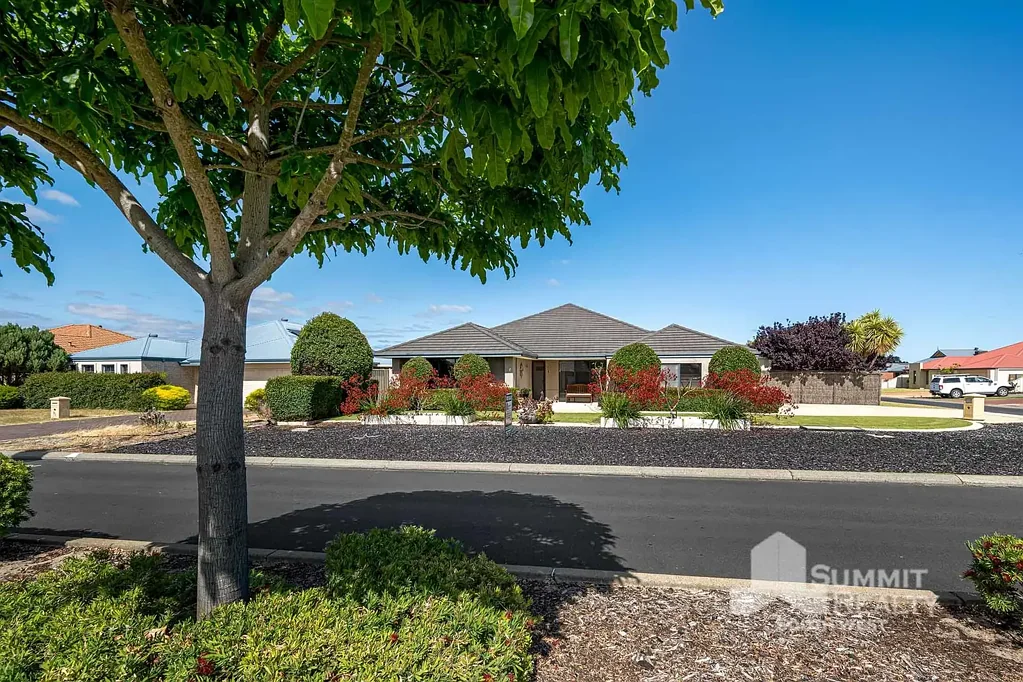 36 The Boulevard, Australind, WA 6233