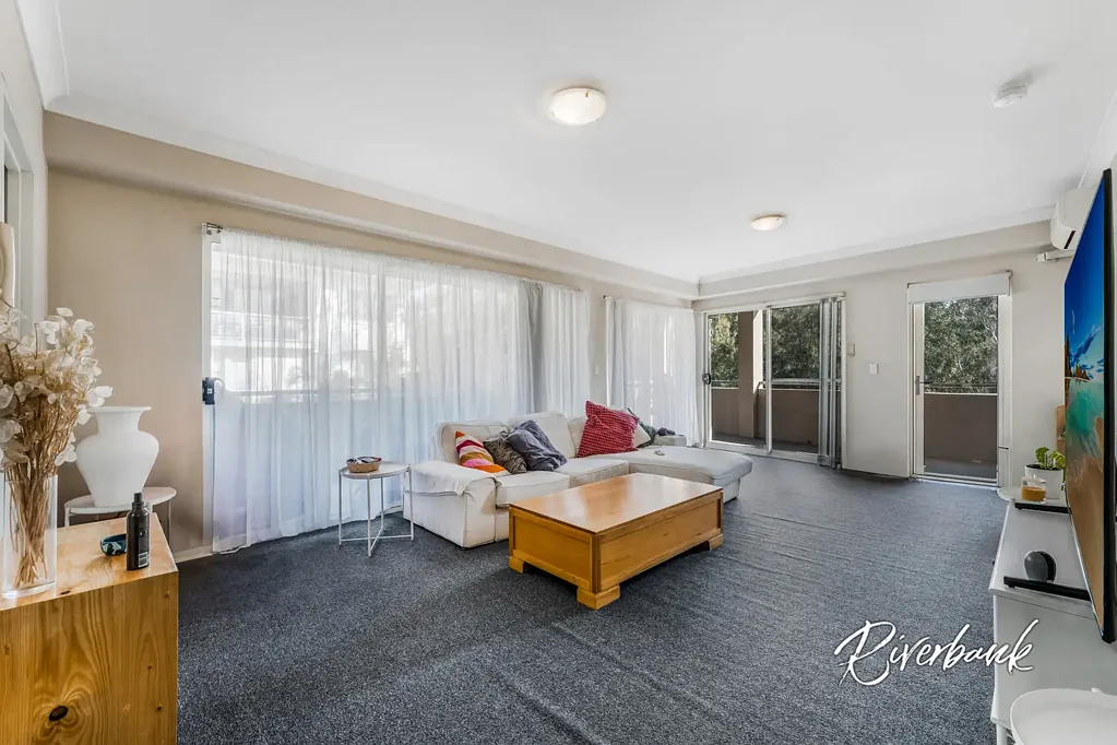 Pemulwuy 2 Bedroom Upgraded, first floor apartment!