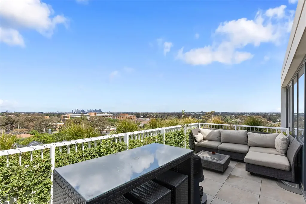 Ivanhoe 2ห้องนอน Premium 2 Bed + Study with Expansive Terrace and Sweeping City Views