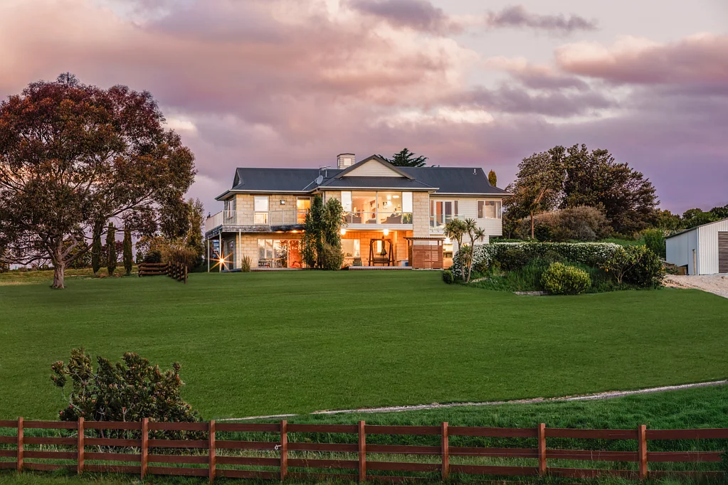 Upper Moutere Lifestyle luxury with development potential