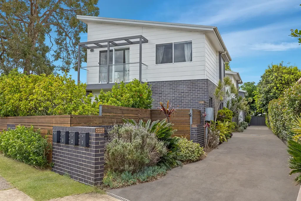 Booker Bay 3chambre Contemporary Townhouse in Premier Beachside Location.