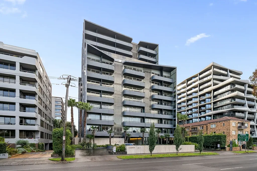 208/74 Queens Road, Melbourne, VIC 3004